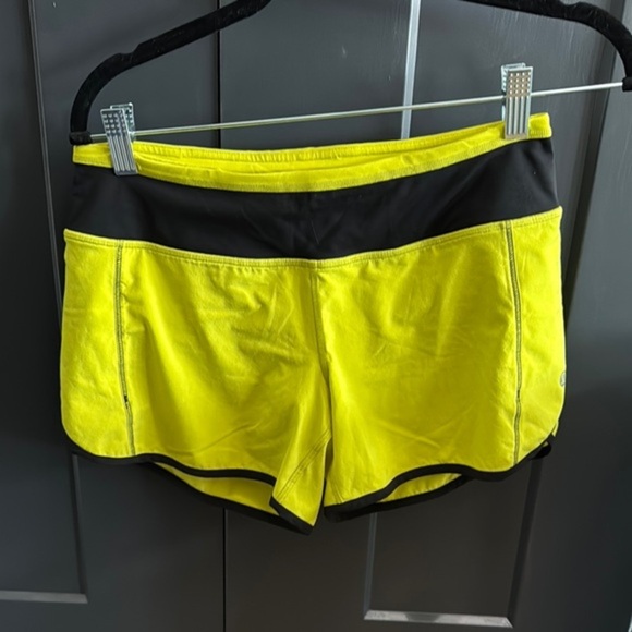 Lululemon Athletica Yellow and Black speed up Athletic Shorts - Picture 1 of 3